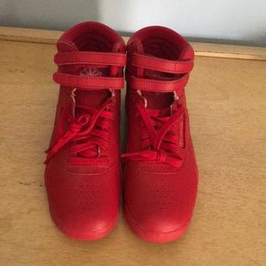 Reebok red classic high top sneakers Sz 7